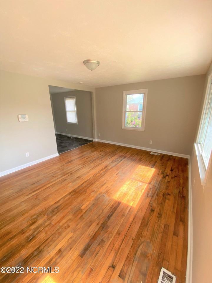 107 Armstrong Drive - Photo 2 of 4