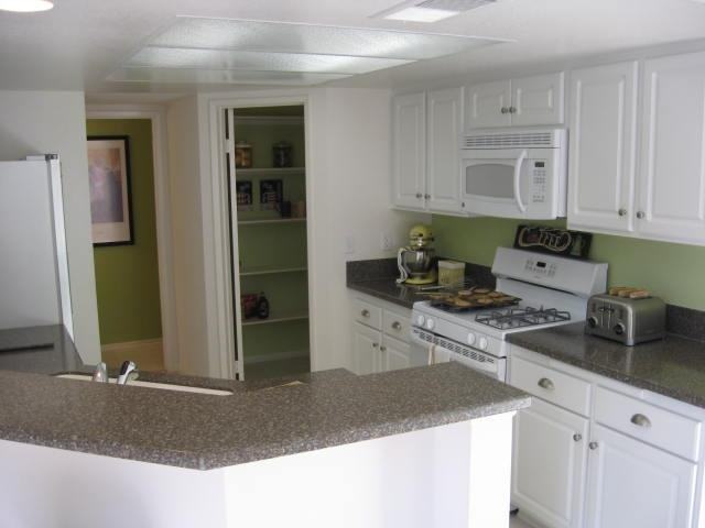 St. Moritz Resort Apartments - Photo 2 of 21