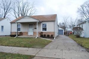 featured image of 328 W Kalama Ave
