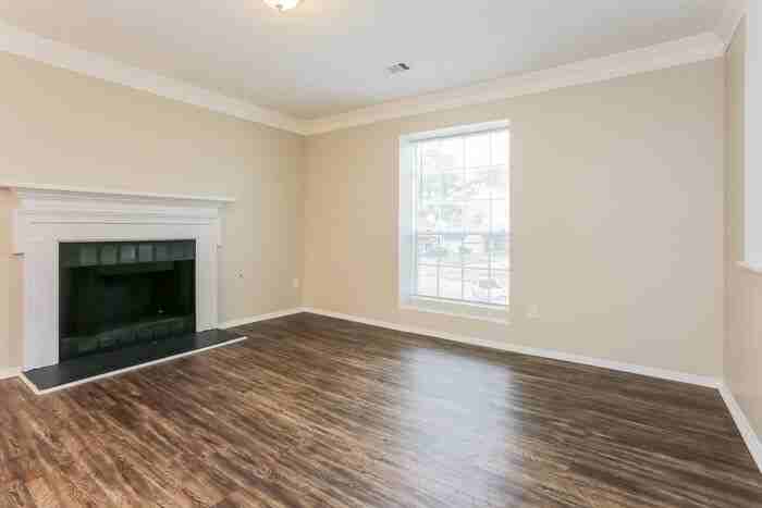 2606 Foxhall Way Se - Photo 3 of 18