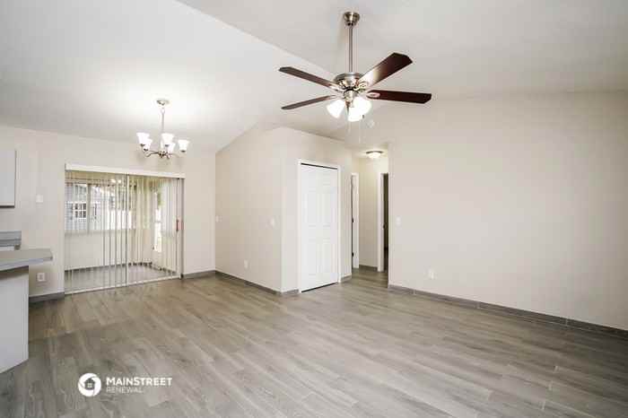 126 Se 7th St - Photo 3 of 16