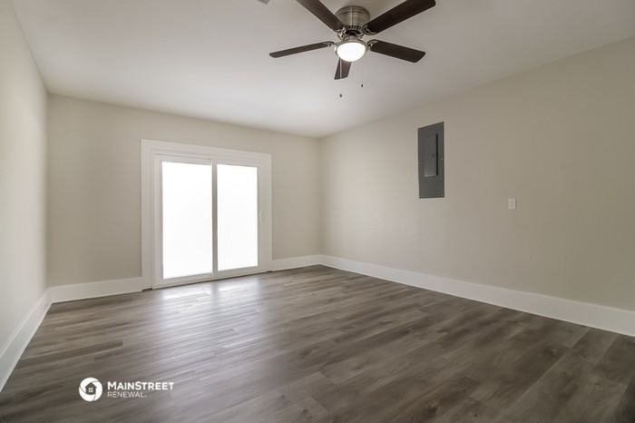 819 Williams Ave - Photo 2 of 8