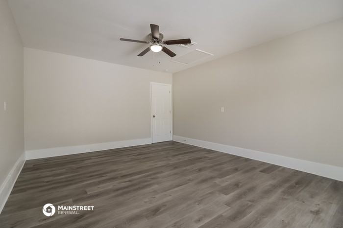 819 Williams Ave - Photo 3 of 8