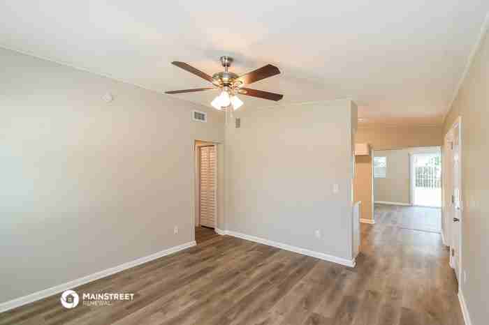 10560 Citrus Ln - Photo 3 of 10