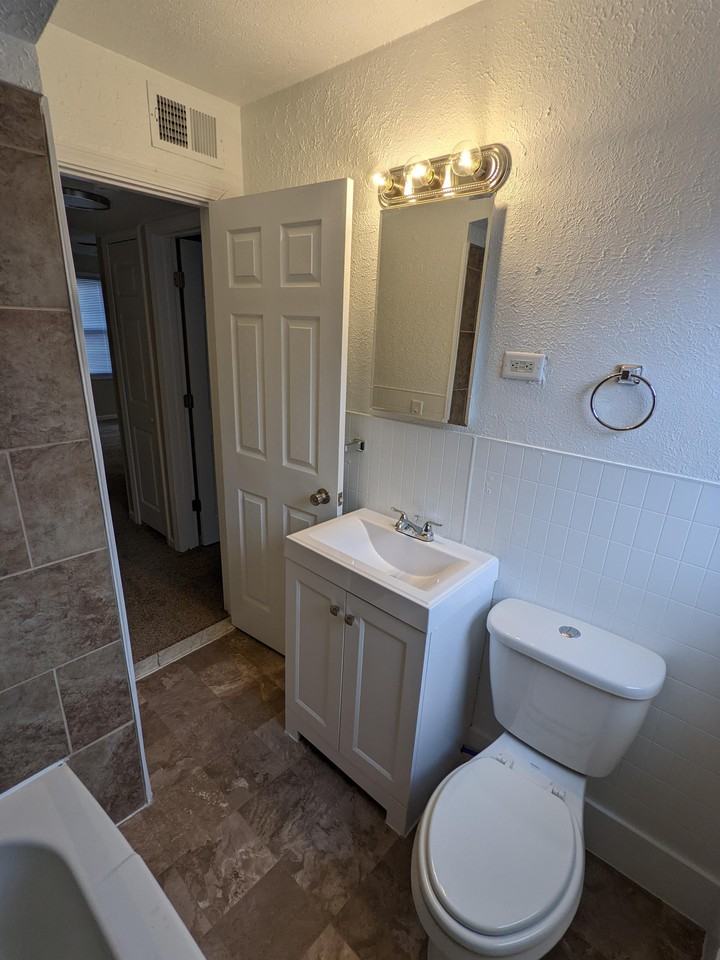 4995 Jackson St #1 - Photo 6 of 10