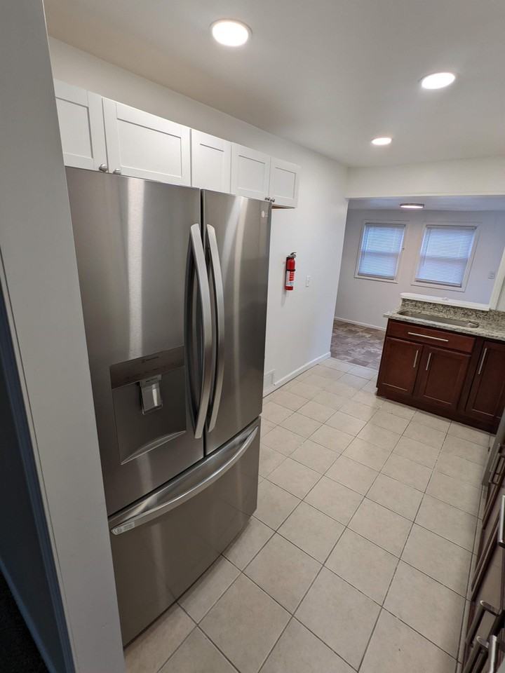 4995 Jackson St #1 - Photo 3 of 10