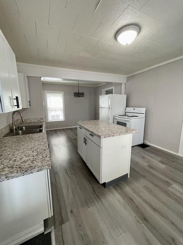 8 1/2 Park St #2 - Photo 2 of 8