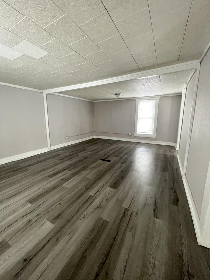 8 1/2 Park St #2 - Photo 5 of 8