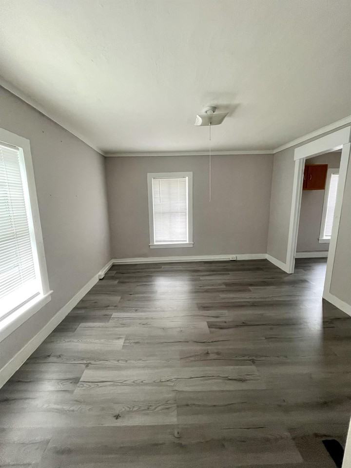8 1/2 Park St #2 - Photo 6 of 8