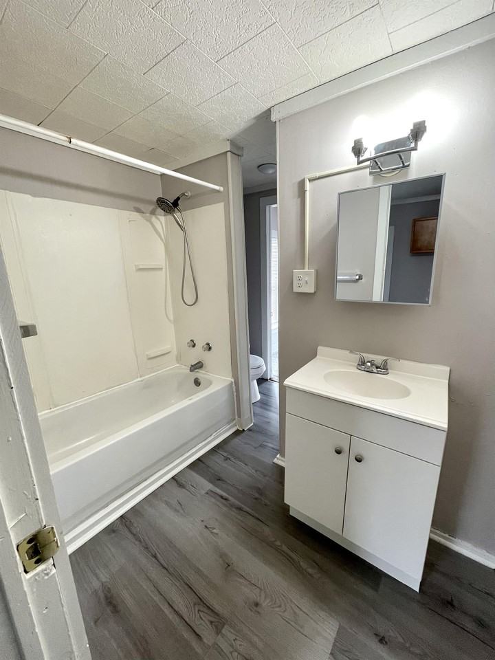 8 1/2 Park St #2 - Photo 7 of 8