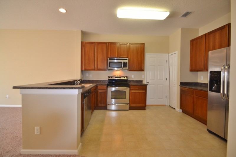 1940 Cove Point Rd - Photo 2 of 9