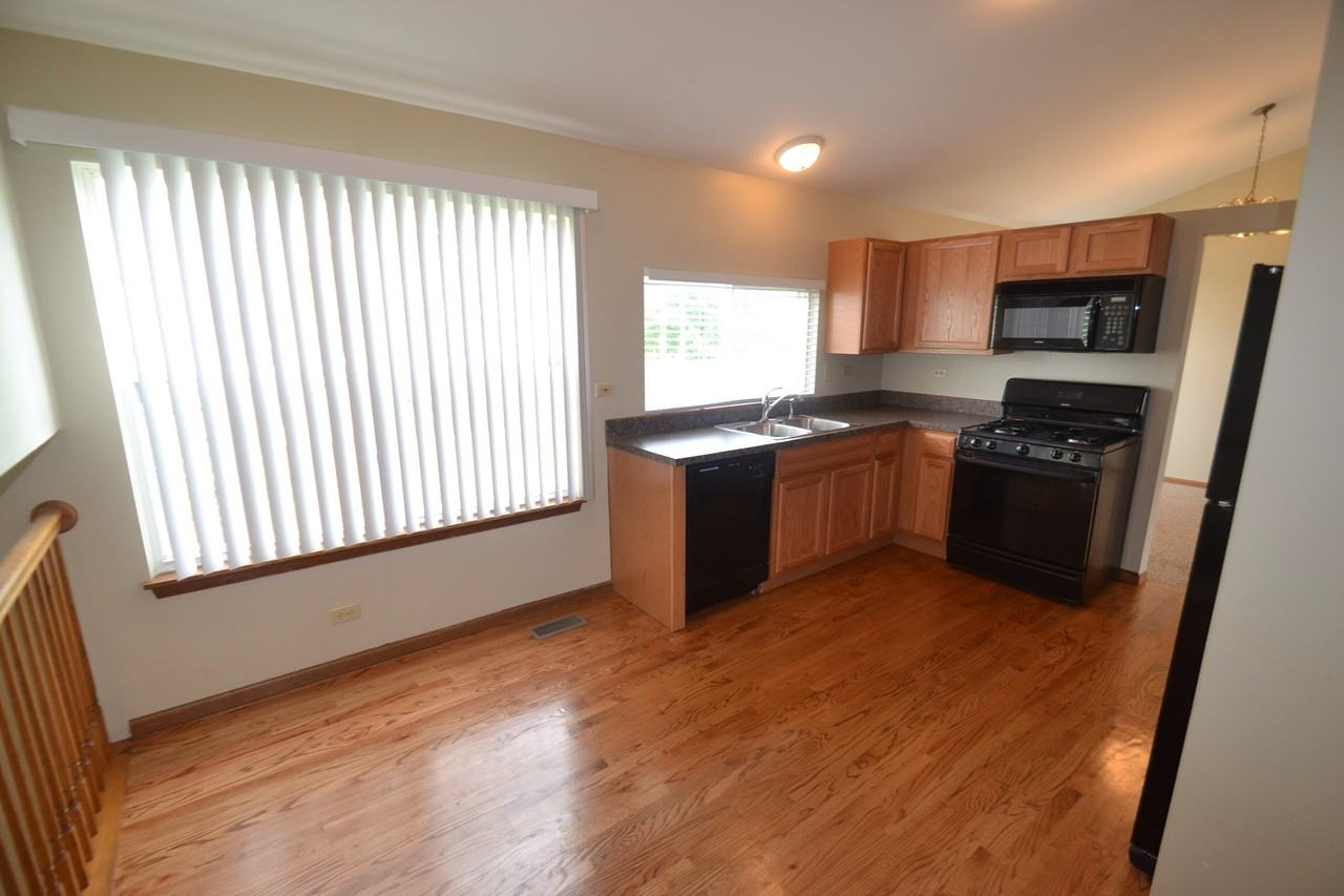 2040 Medinah Cir - Photo 3 of 8