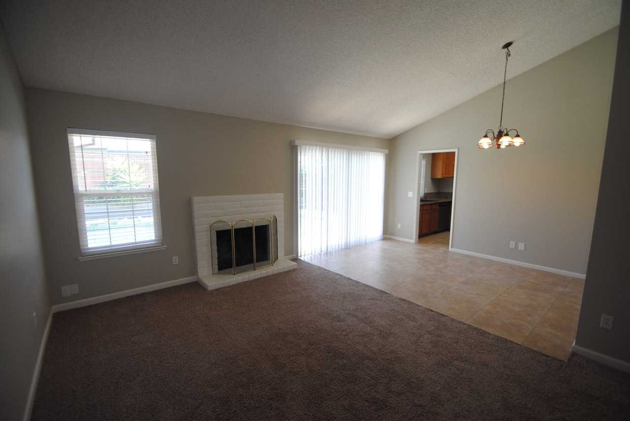 409 Greenridge Ave - Photo 3 of 12