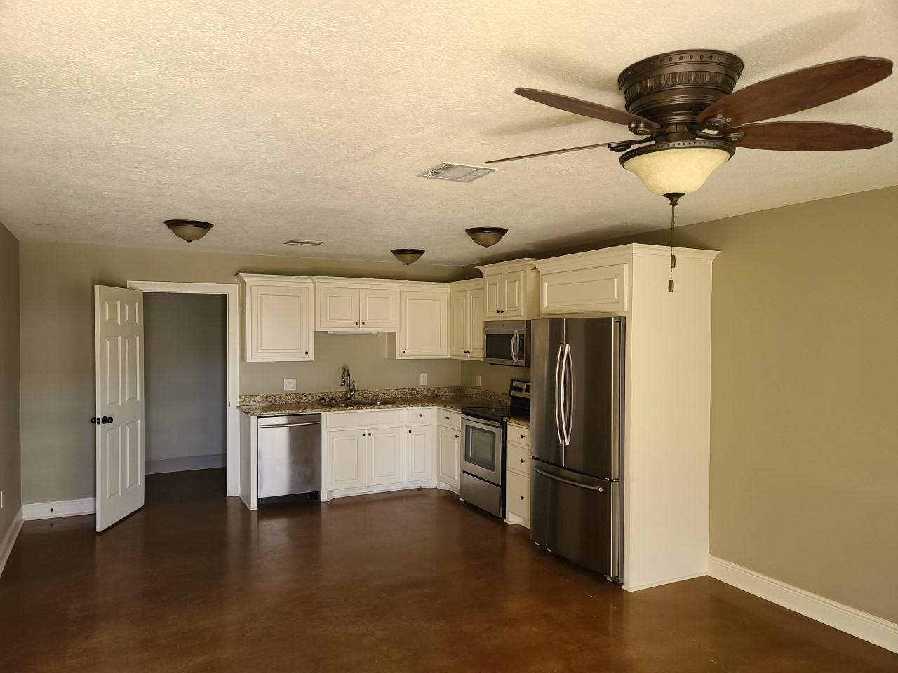 308 Harper St #D - Photo 2 of 12