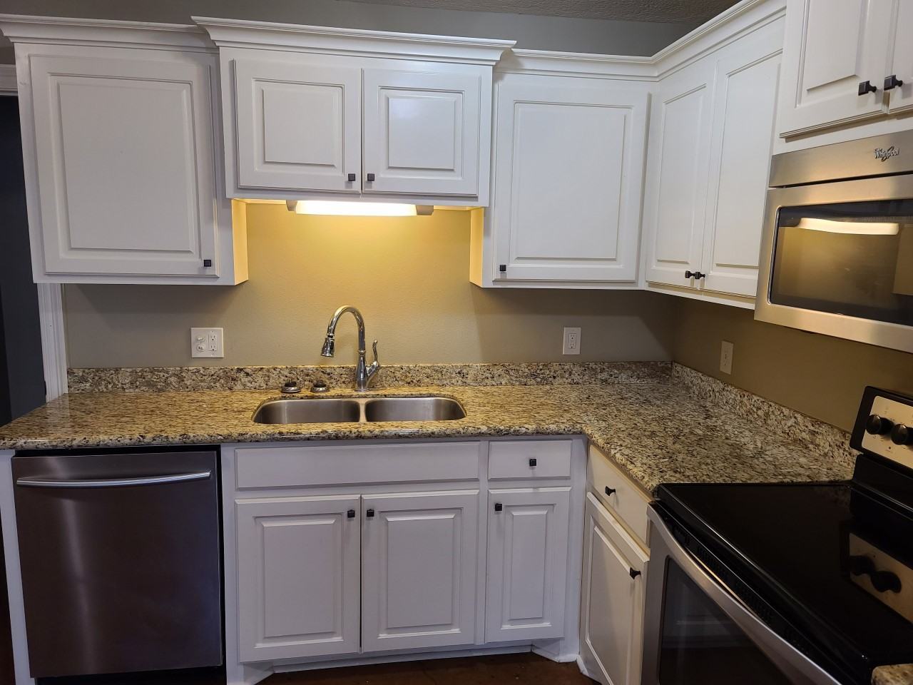 308 Harper St #D - Photo 3 of 12