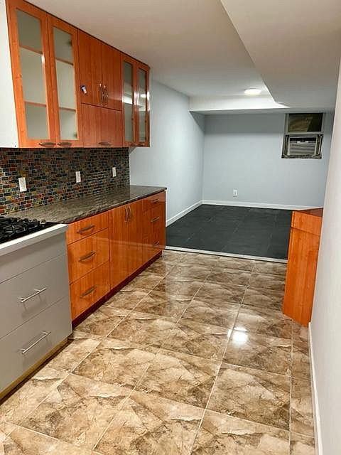 2803 Batchelder St #1C - Photo 3 of 14