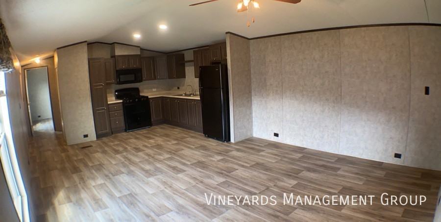 1838 S Lowry St - Photo 2 of 8