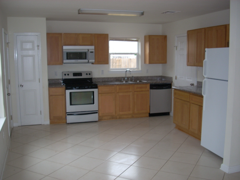 3823 Jupiter Dr - Photo 6 of 8