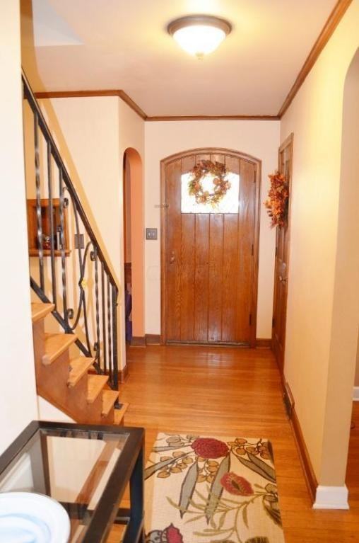 1185 Kingslea Rd - Photo 2 of 18