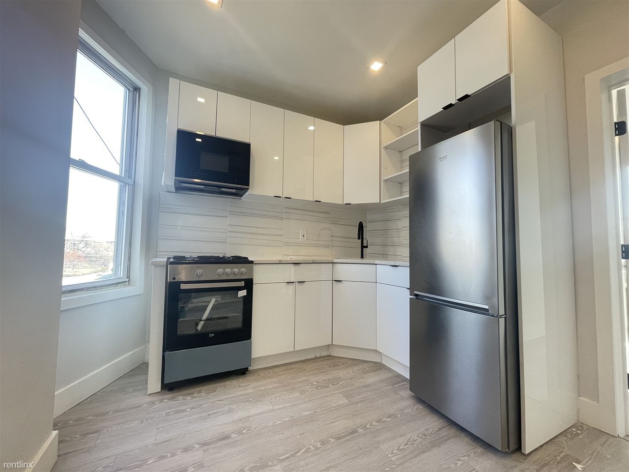 88 Wallis Ave - Photo 2 of 3