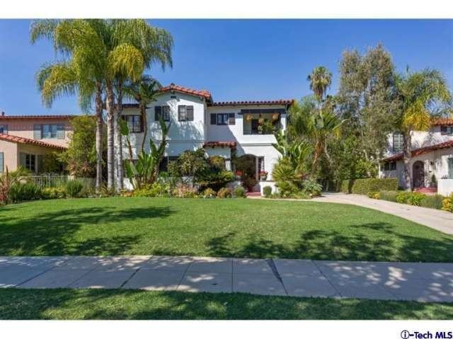 2267 Lambert Dr - Photo 2 of 33