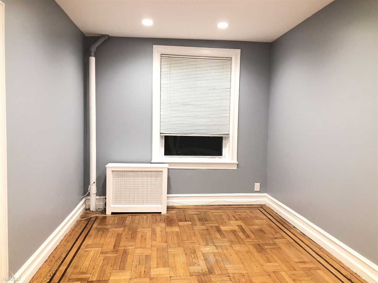 130 W 47th St - Photo 3 of 5