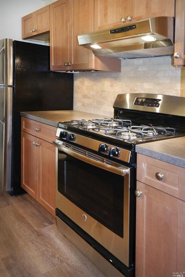 526 Midvale Way - Photo 3 of 11