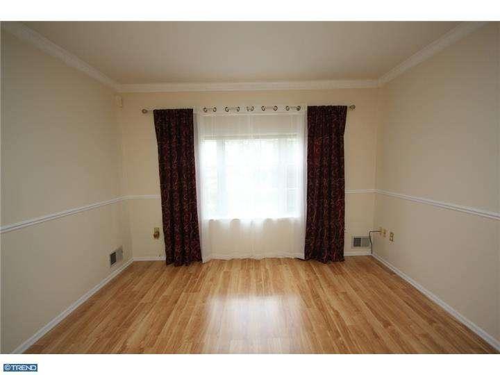 61 Beacon Pl - Photo 2 of 18