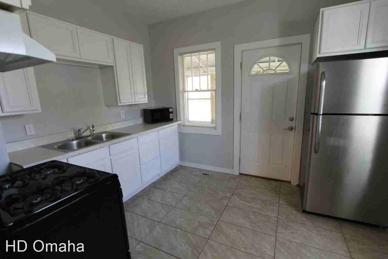 5821 S 19th St - Photo 3 of 23