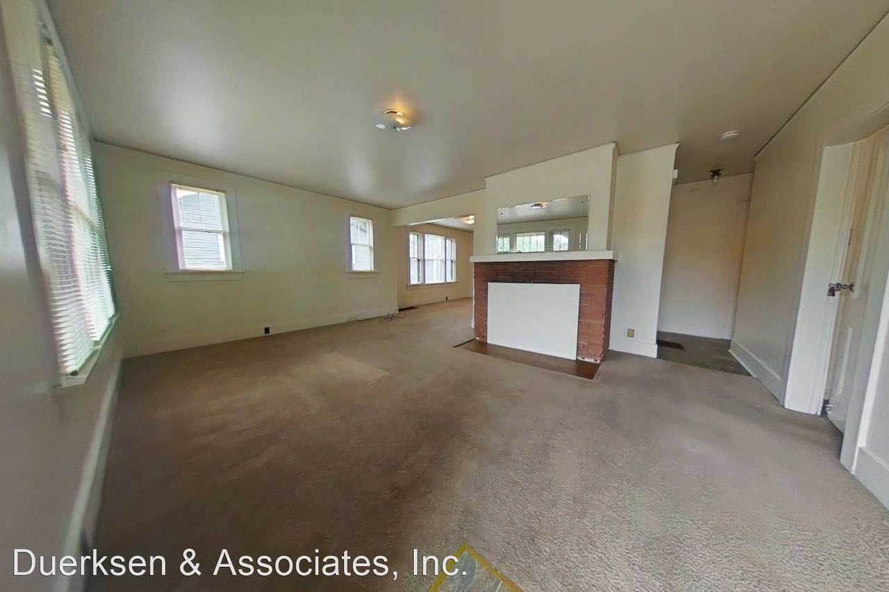 1610 Nw Van Buren Ave - Photo 2 of 10