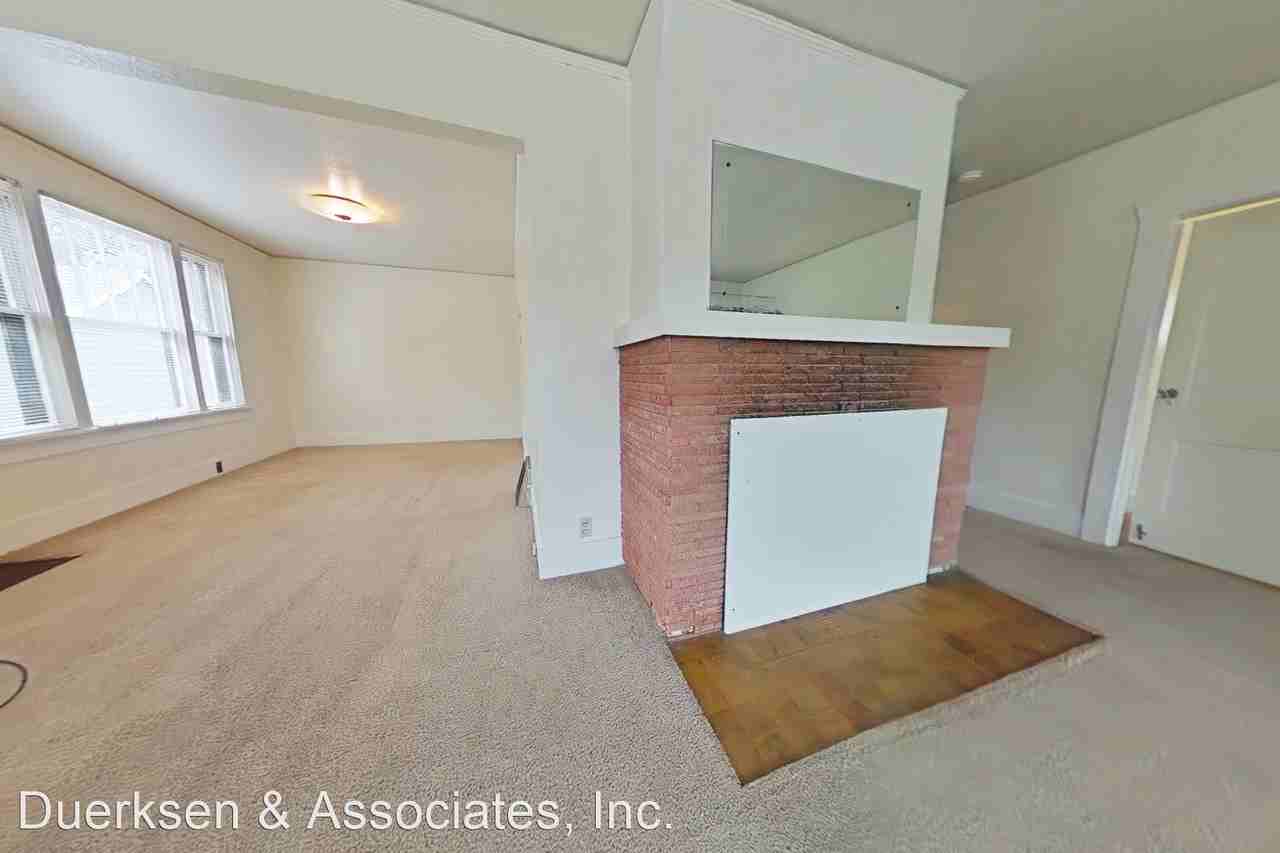 1610 Nw Van Buren Ave - Photo 3 of 10