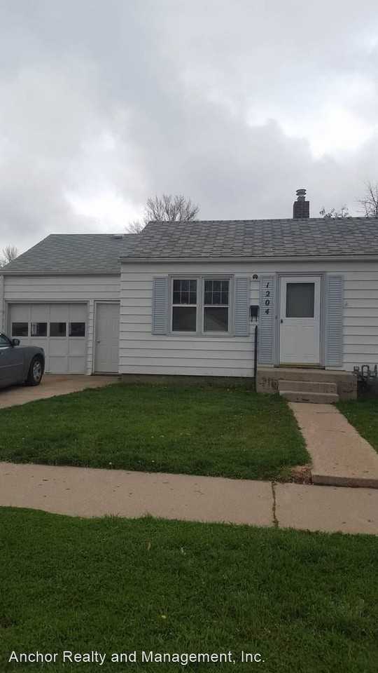 1204 7th Ave Nw, Minot, ND 58703 2 Bedroom Apartment for