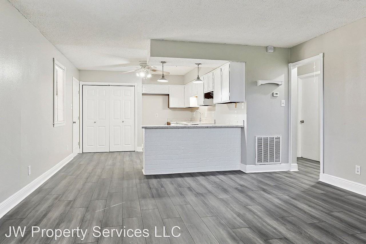 1220-22 Lochlomand Drive - Photo 2 of 8