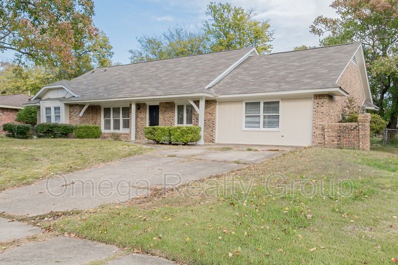 2061 Green Acres Dr - Photo 5 of 39
