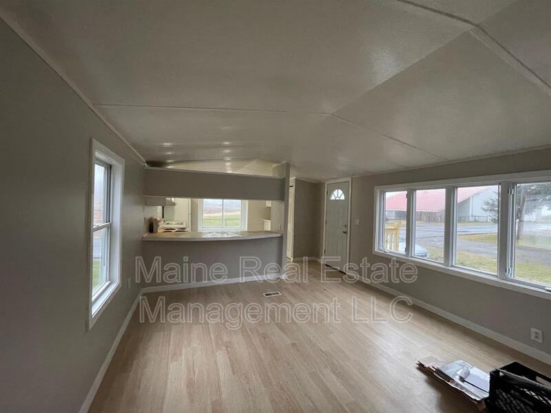 143 Harrison St - Photo 3 of 16