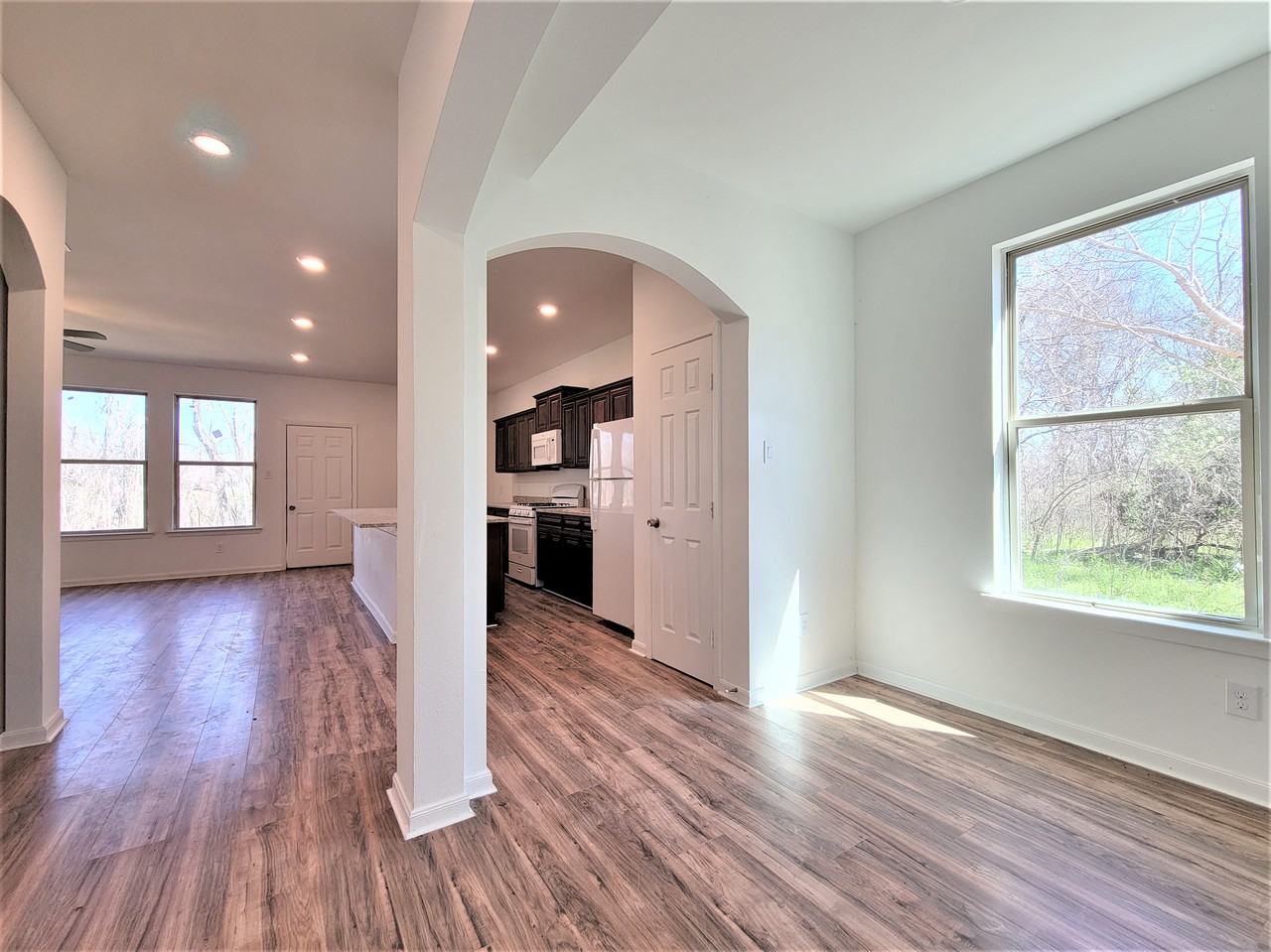 151 Island Blvd - Photo 2 of 9