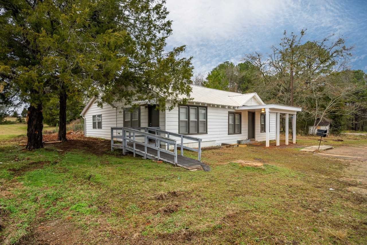 7093 Us Highway 231 - Photo 3 of 23