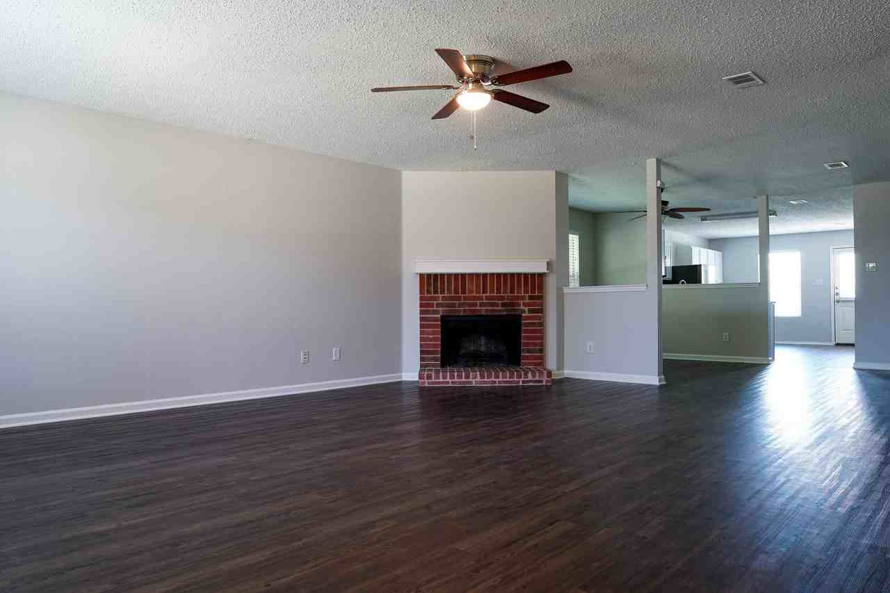 5300 Emmeryville Ln - Photo 2 of 20