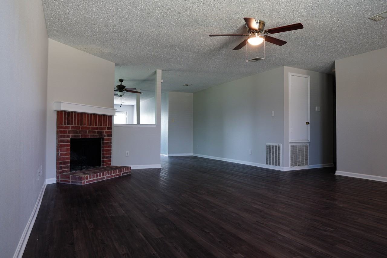 5300 Emmeryville Ln - Photo 3 of 20