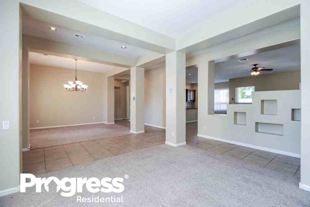 2244 E Canyon Pl - Photo 3 of 16