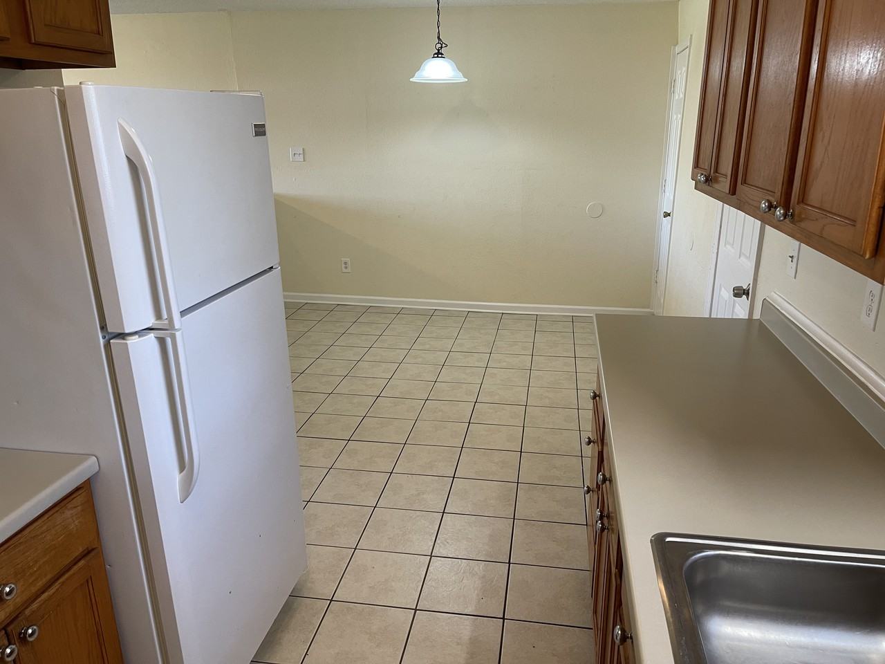 807 Bremen Avenue - Photo 5 of 9