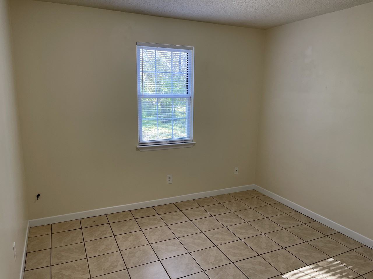 807 Bremen Avenue - Photo 7 of 9