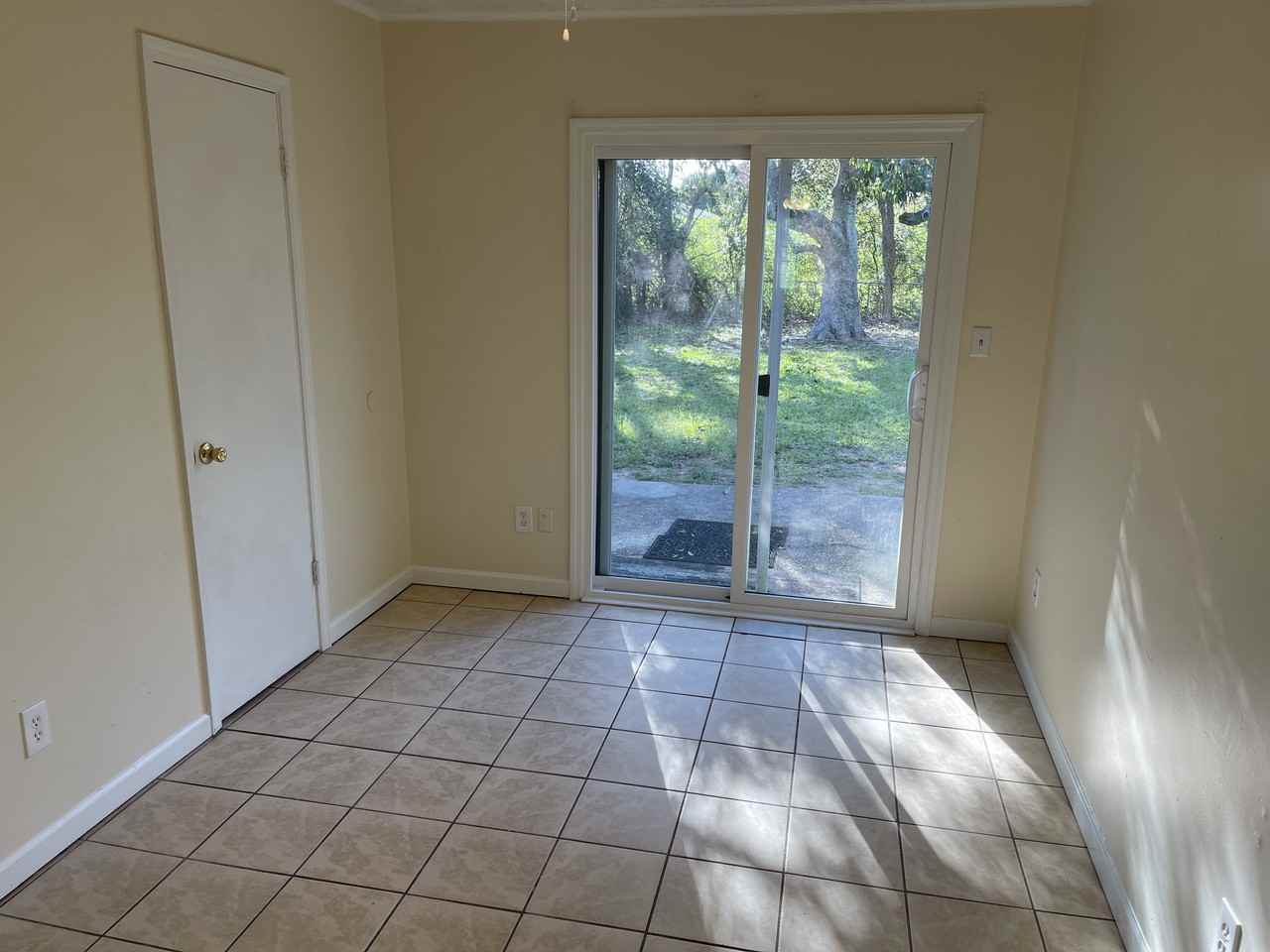 807 Bremen Avenue - Photo 6 of 9