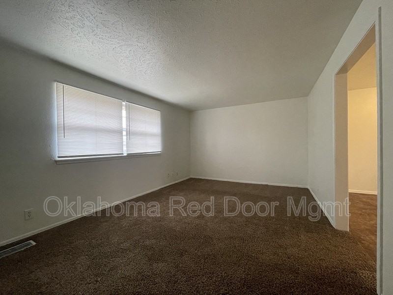 2805 Sw 82nd St #2805 - Photo 2 of 16
