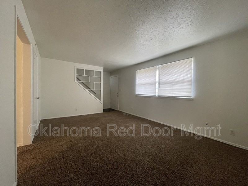 2805 Sw 82nd St #2805 - Photo 3 of 16