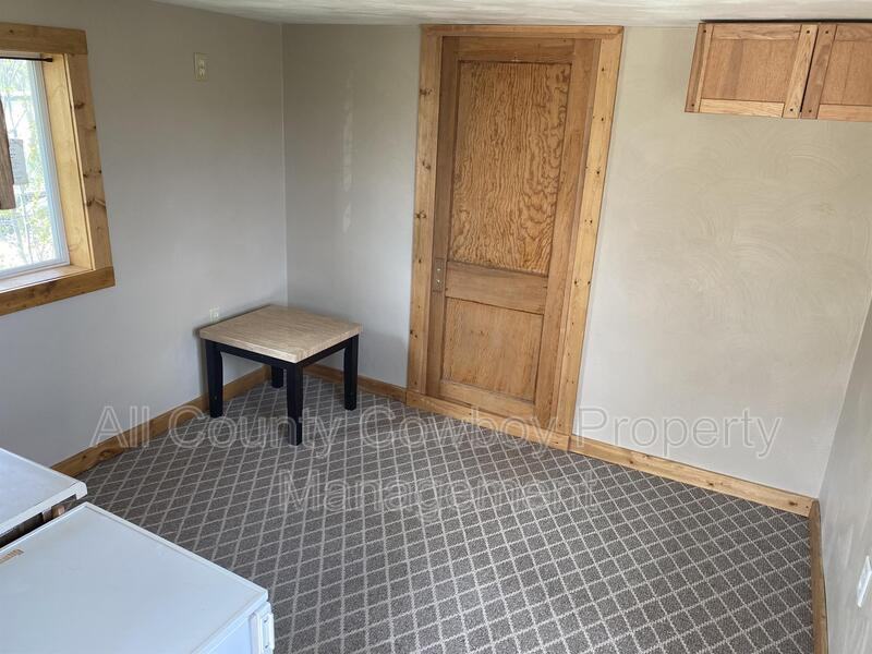 17 Cedar Ave - Photo 2 of 6