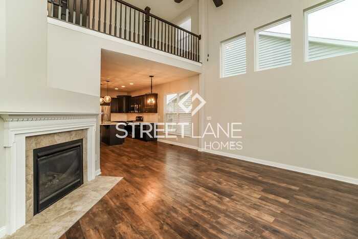 893 Broadview Chase Dr - Photo 3 of 15