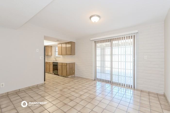 7341 E 39th St - Photo 2 of 8