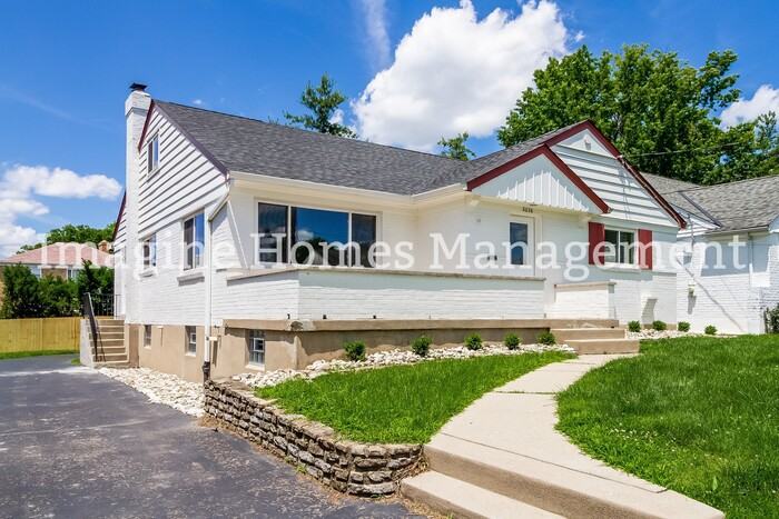6036 Winnetka Dr - Photo 3 of 20