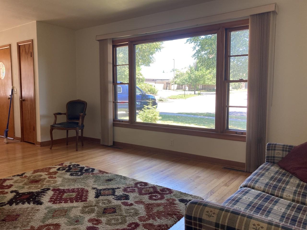 418 S Owen Dr #1 - Photo 2 of 25